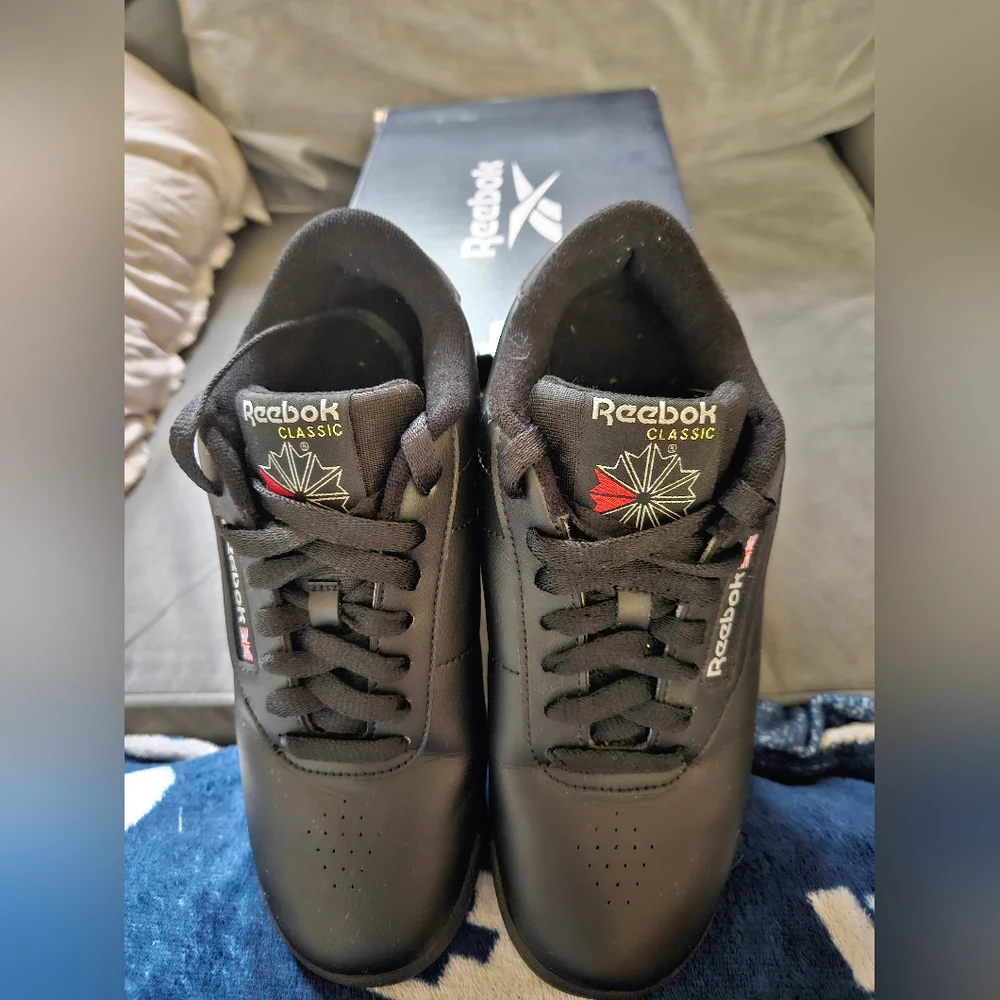 Brand NEW Princess Reebok - Picture 5 of 6